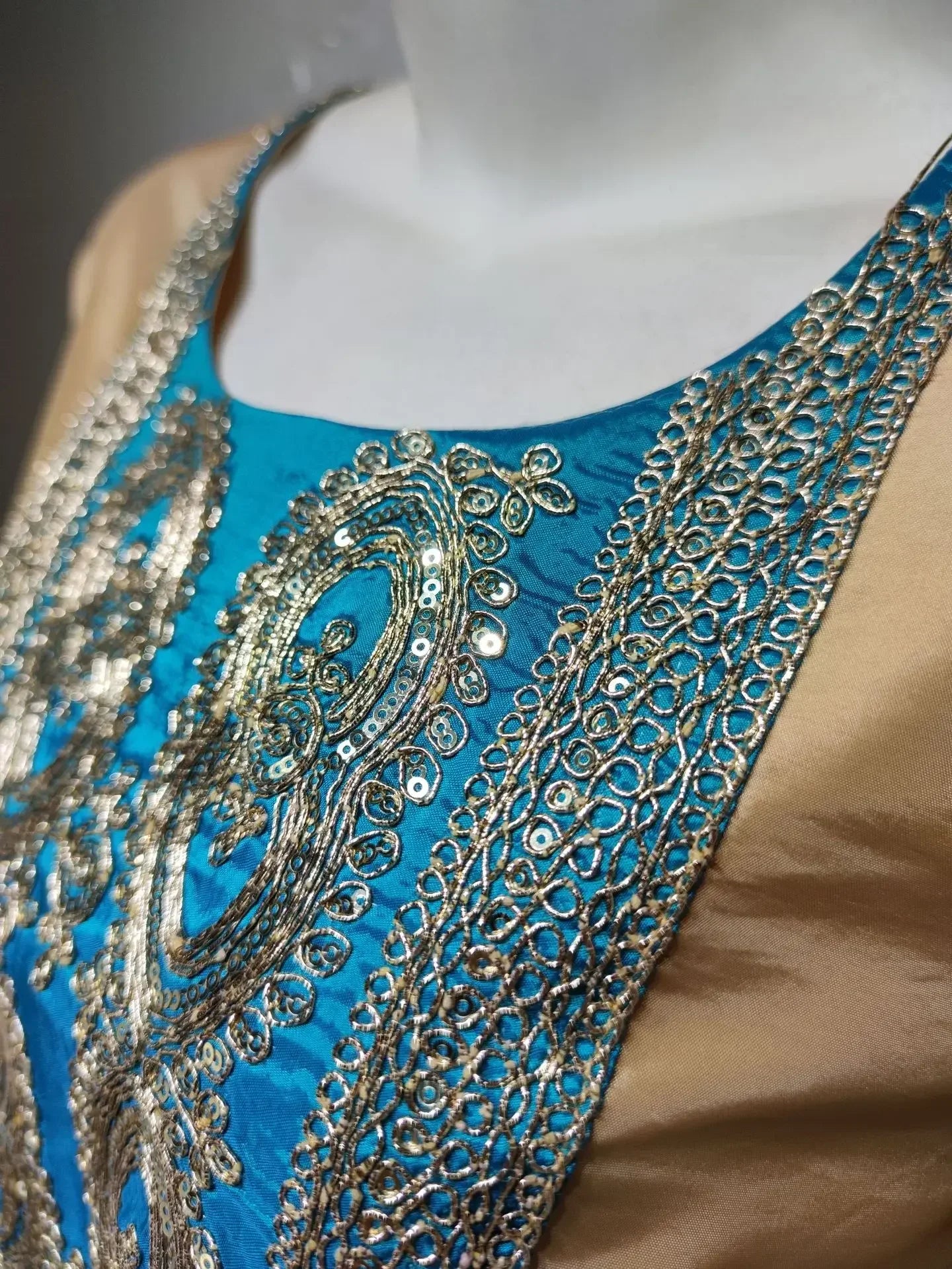 Dahab Lfakhir - Abaya
